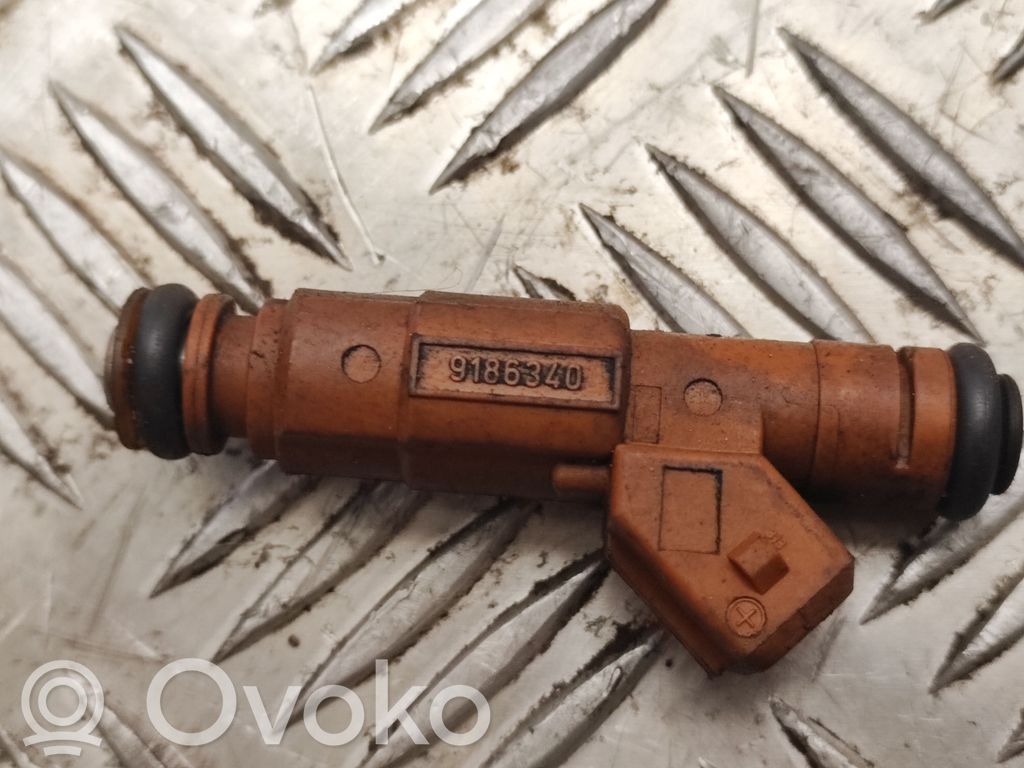 Volvo S80 Fuel injector 