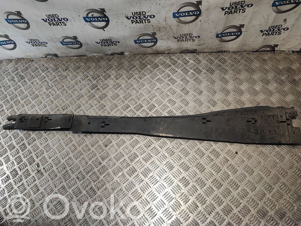 Volvo V70 Unterfahrschutz Unterbodenschutz Mitte 