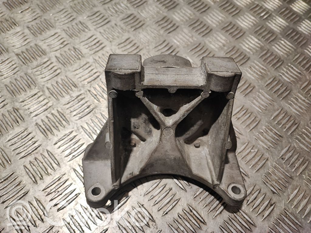 Jeep Grand Cherokee Gearbox mounting bracket 
