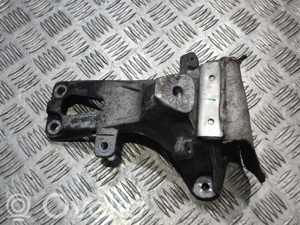 Audi A7 S7 4G Engine mounting bracket 