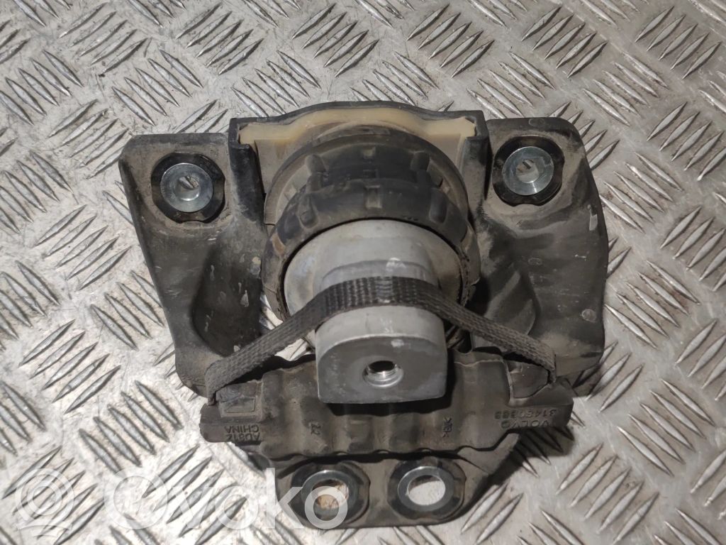 Engine mount bracket   31480353