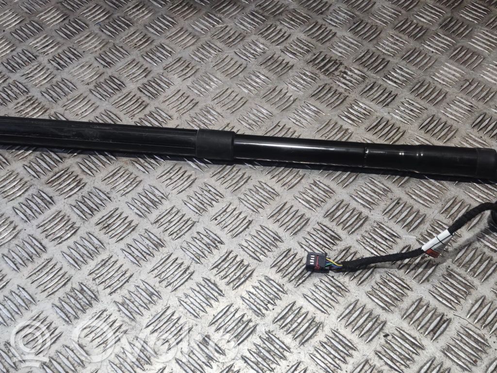 Volvo XC60 Tailgate strut 