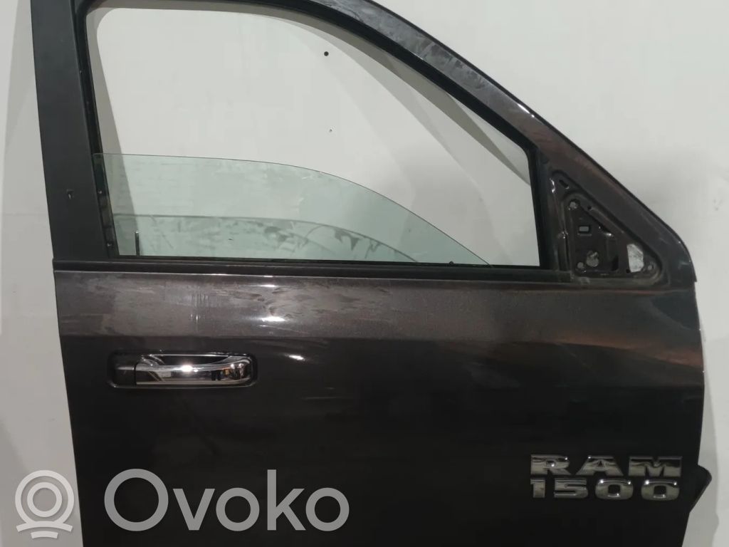 Dodge RAM 1500 DS Drzwi przednie 