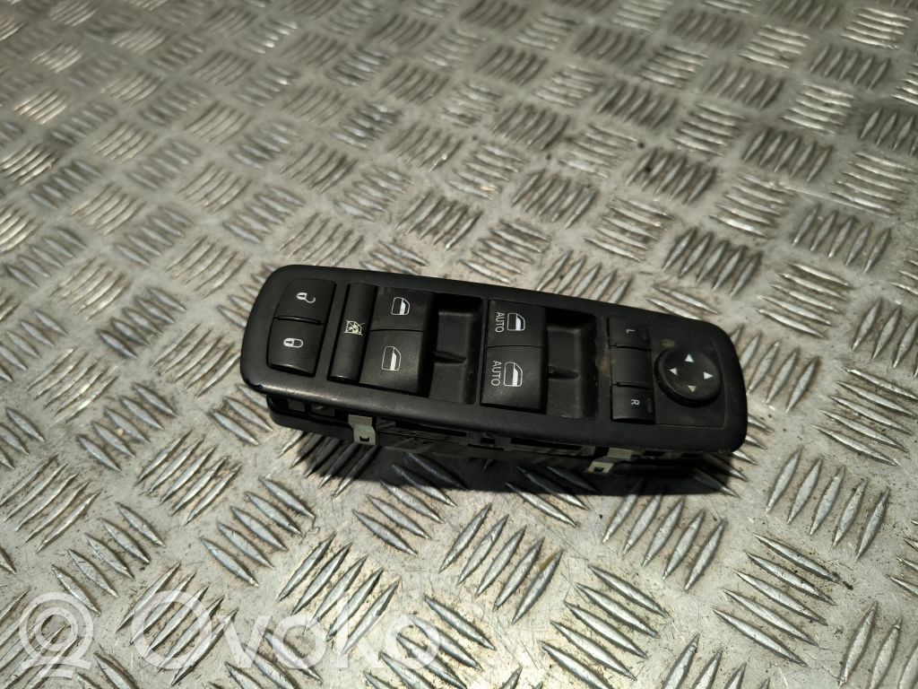 Jeep Grand Cherokee Electric window control switch 