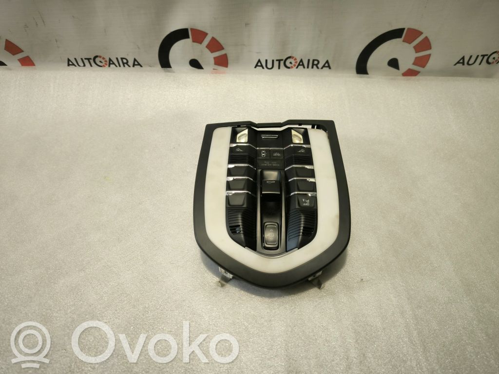 Porsche Cayenne (92A) Światło fotela przedniego 