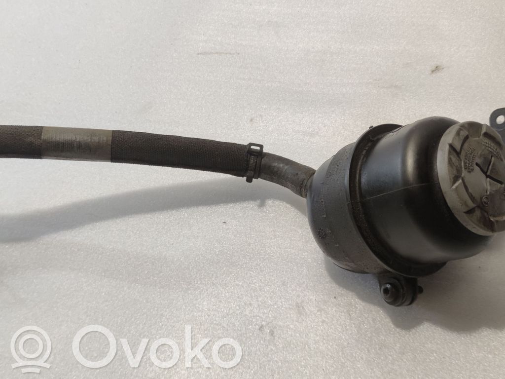 Audi A8 S8 D4 4H Ohjaustehostimen nestesäiliö 