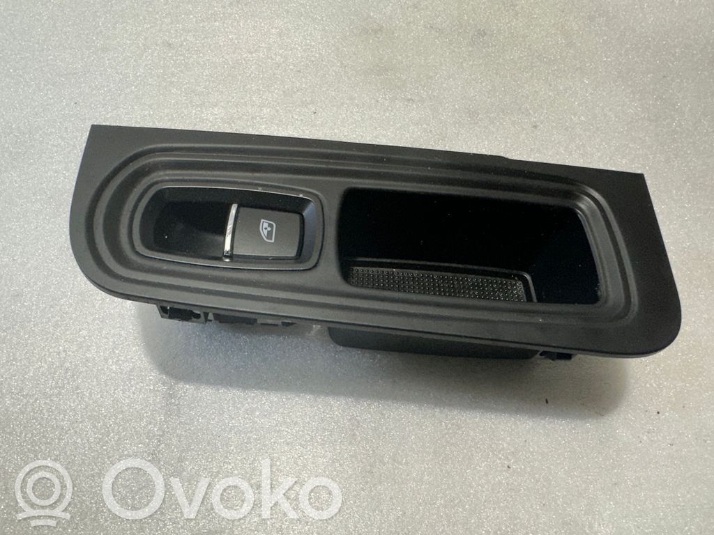 Porsche Cayenne (92A) Mască ușă față (turnată) 