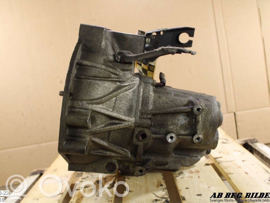 Manual 5 speed gearbox