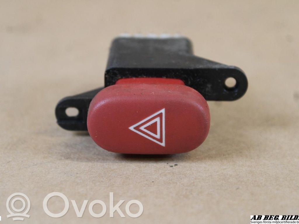 Hazard light switch   822955