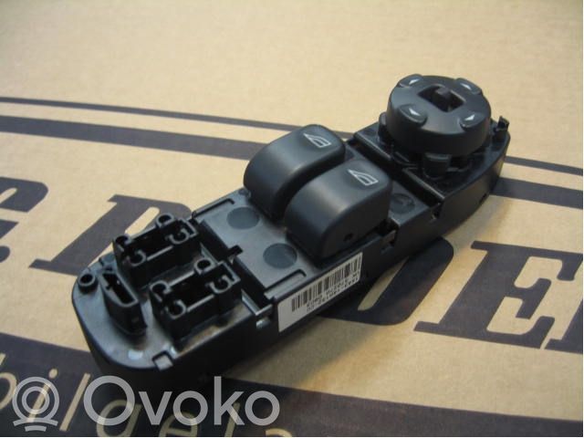 Electric window control switch   37027A08D3,1X4314A132CC