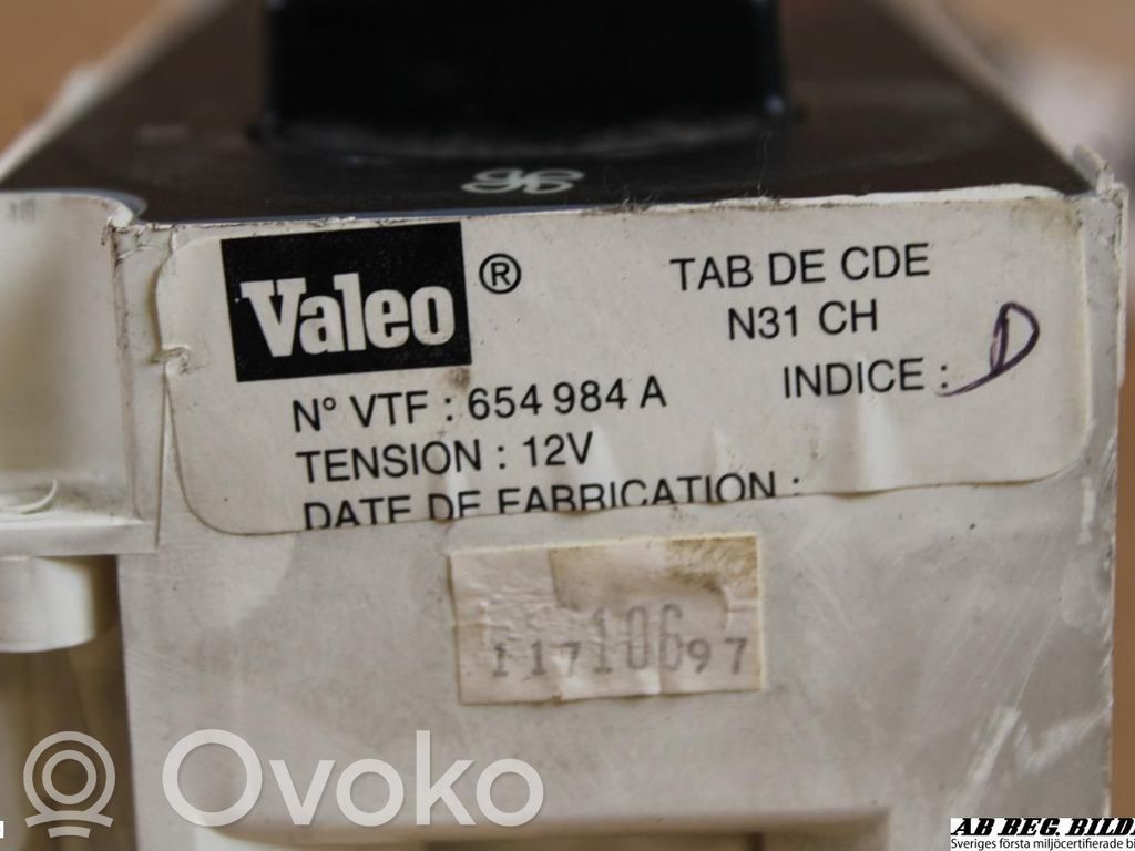 Climate control unit   654984A