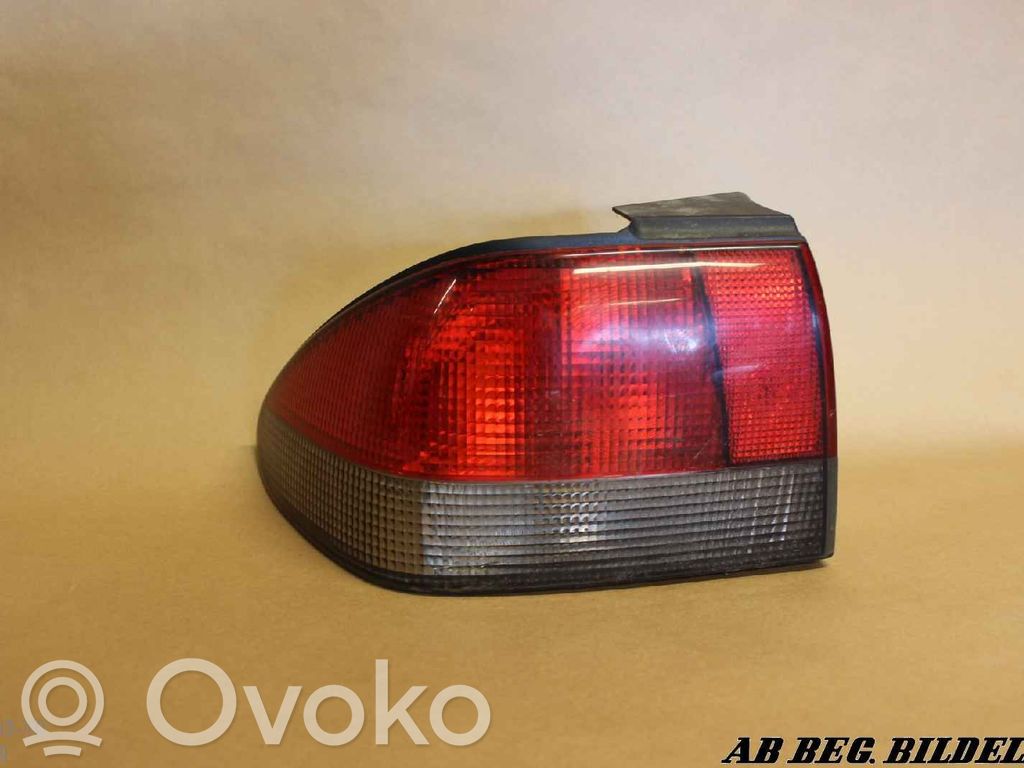 Saab 900 Aizmugurējais lukturis virsbūvē 