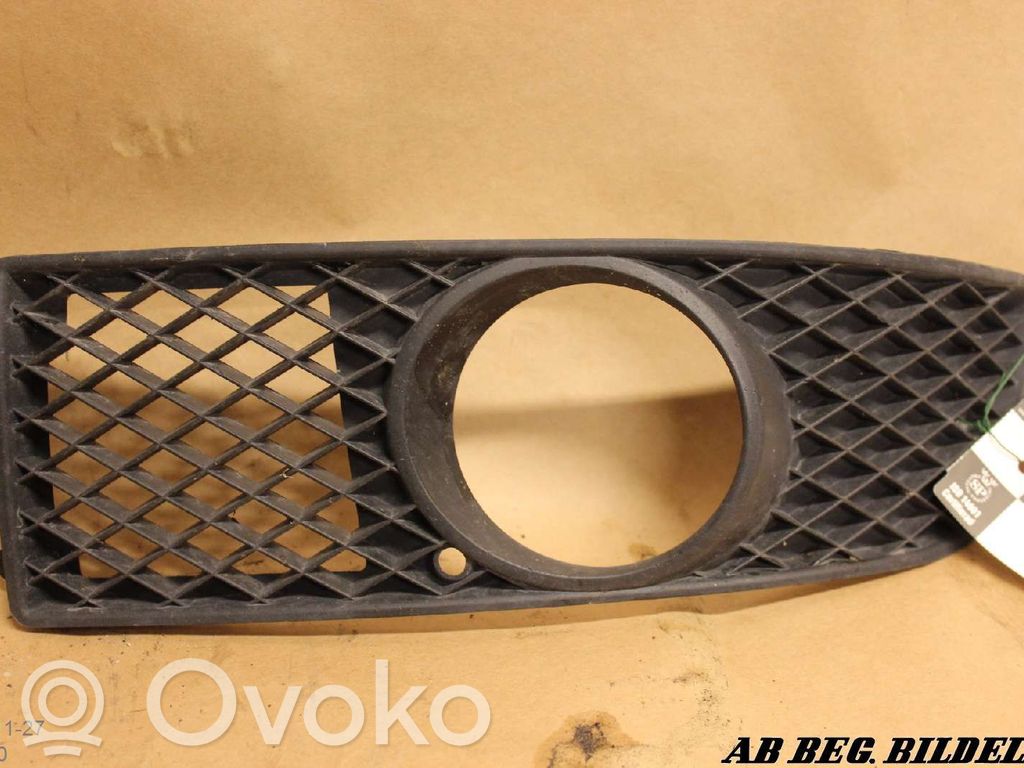 Volkswagen Polo III 6N 6N2 6NF Front fog light trim/grill 