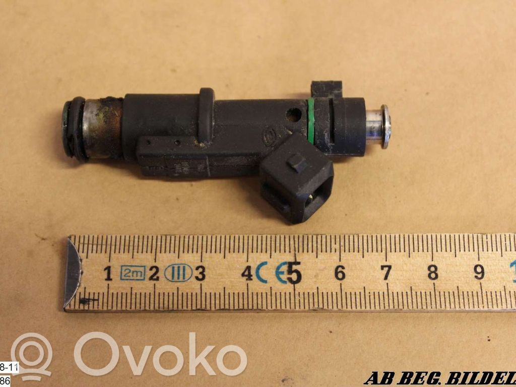 Citroen Xsara Picasso Wtryskiwacz paliwa 