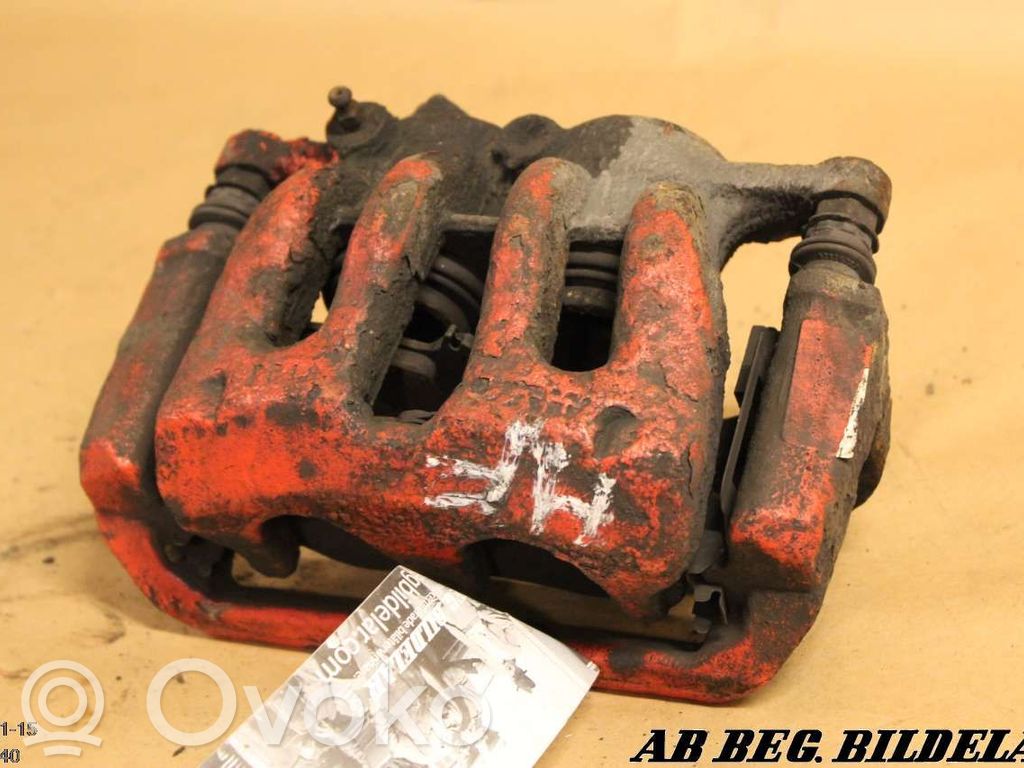 Peugeot 407 Zacisk hamulcowy przedni 