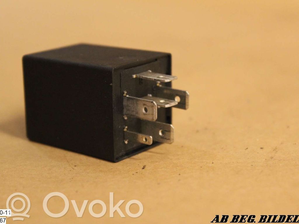 Saab 9000 CS Window wiper relay 