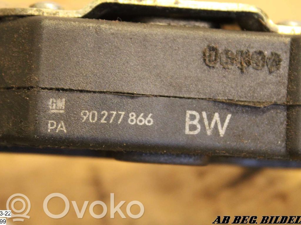 Opel Calibra Priekšpusē slēdzene 