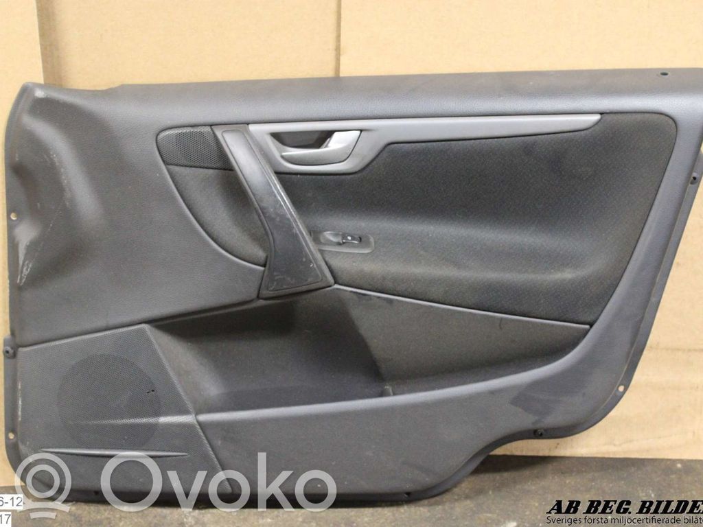 Volvo V70 Etuoven verhoilu 