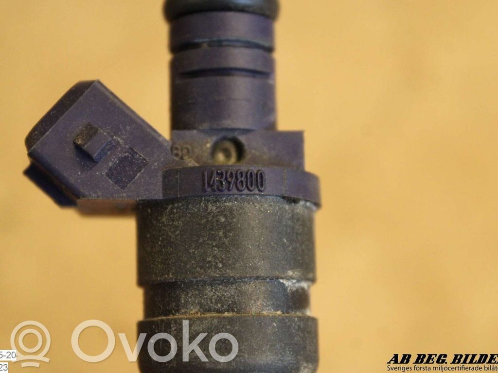 BMW 3 E46 Fuel injector 