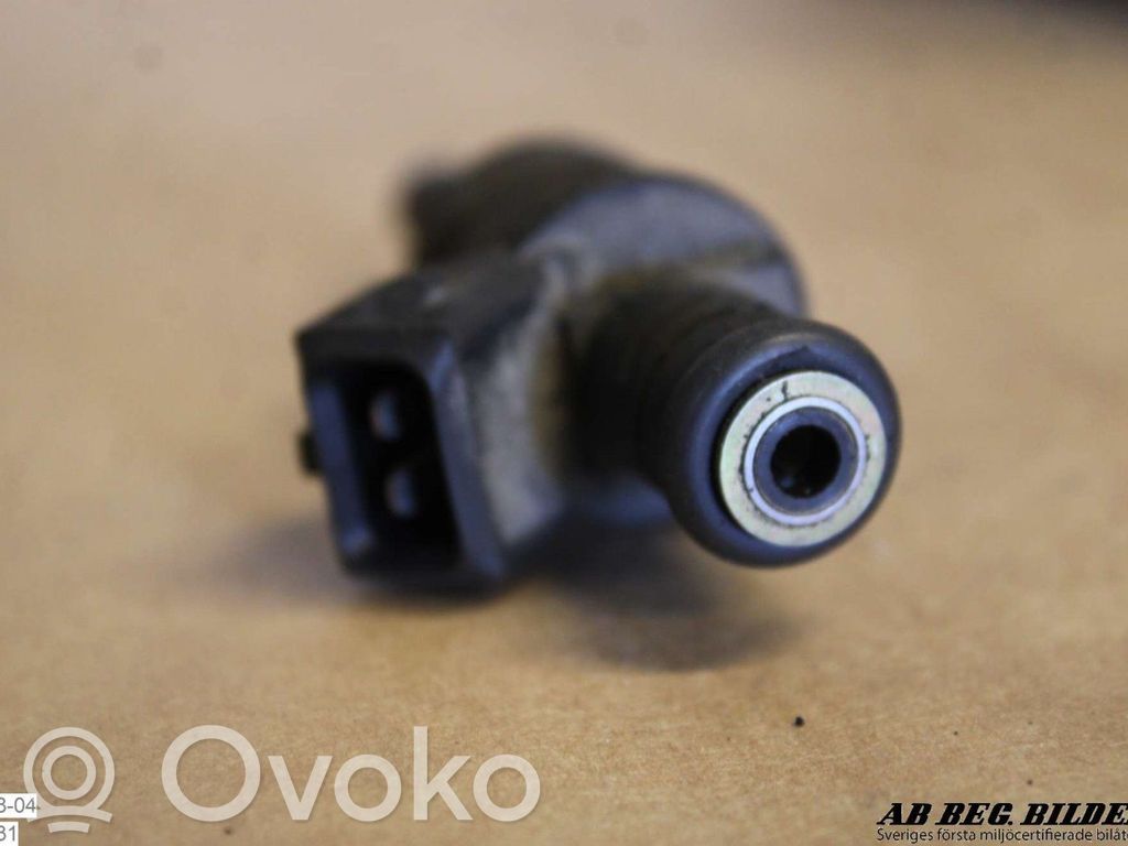 Fuel injector   1427240