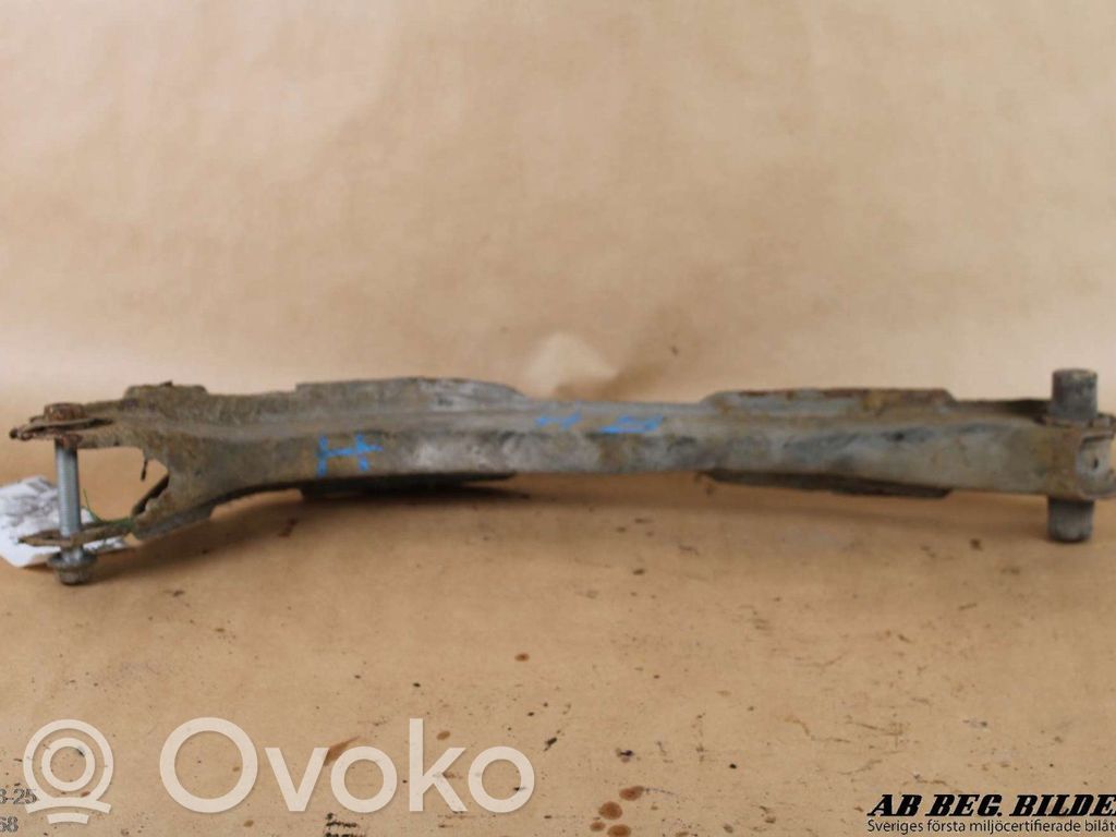 Rear control arm