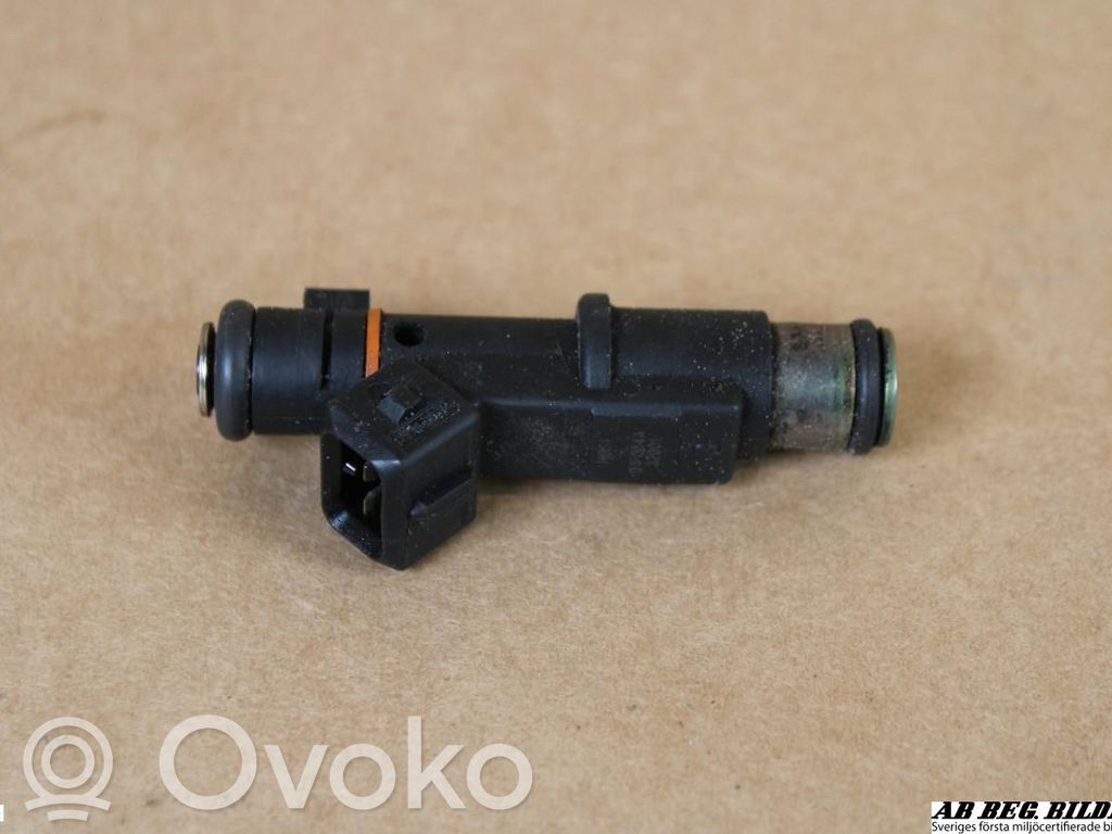 Peugeot 406 Inyector de combustible 