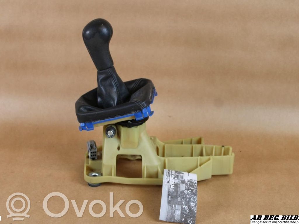 Volvo V70 Lewarek zmiany biegów / górny 