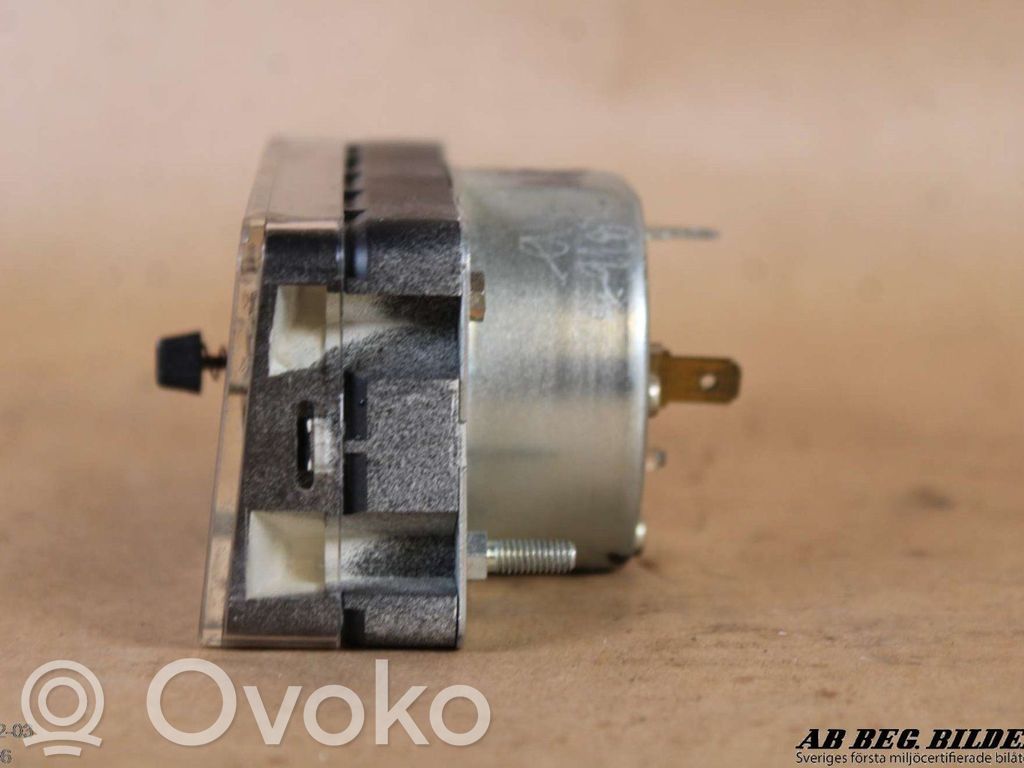 Volvo 240 Orologio 