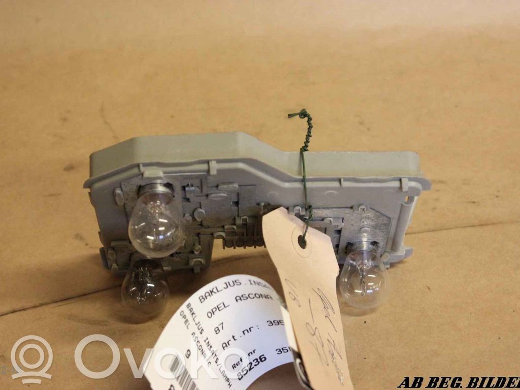 Opel Ascona C Takavalon polttimon suojan pidike 