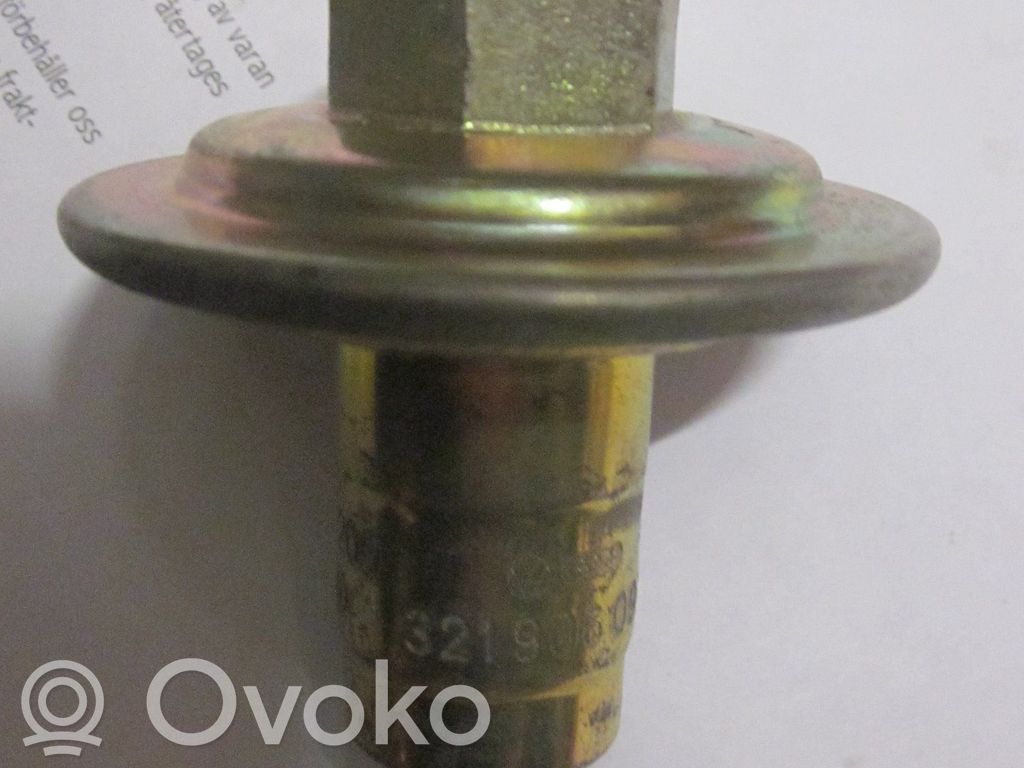 Audi 100 200 5000 C3 Régulateur de pression de carburant 