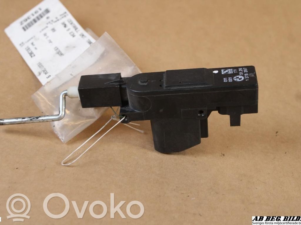 Fuel tank cap lock   1378397