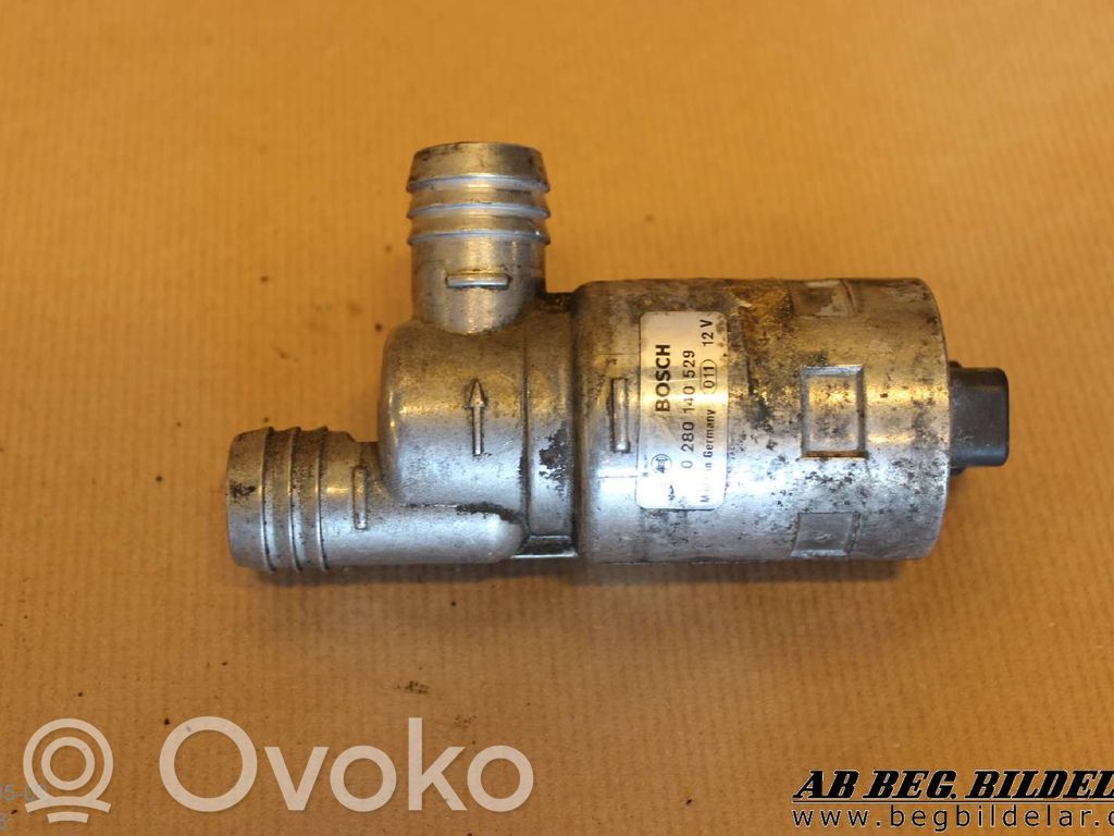 BMW 3 E36 Zawór regulacji biegu jałowego / Regulator
