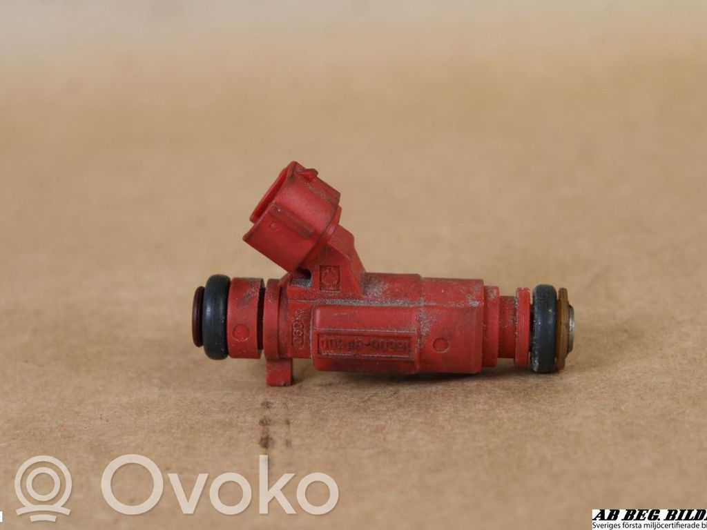 Nissan Almera N16 Inyector de combustible