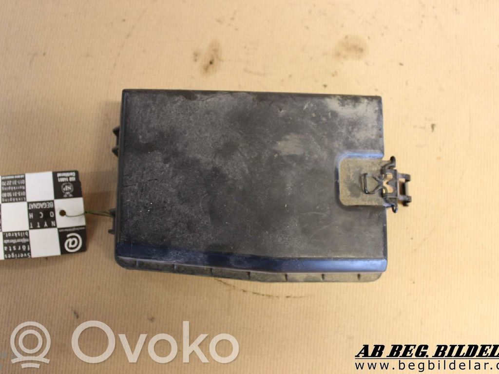 Ford Mondeo MK II Fuse box cover 
