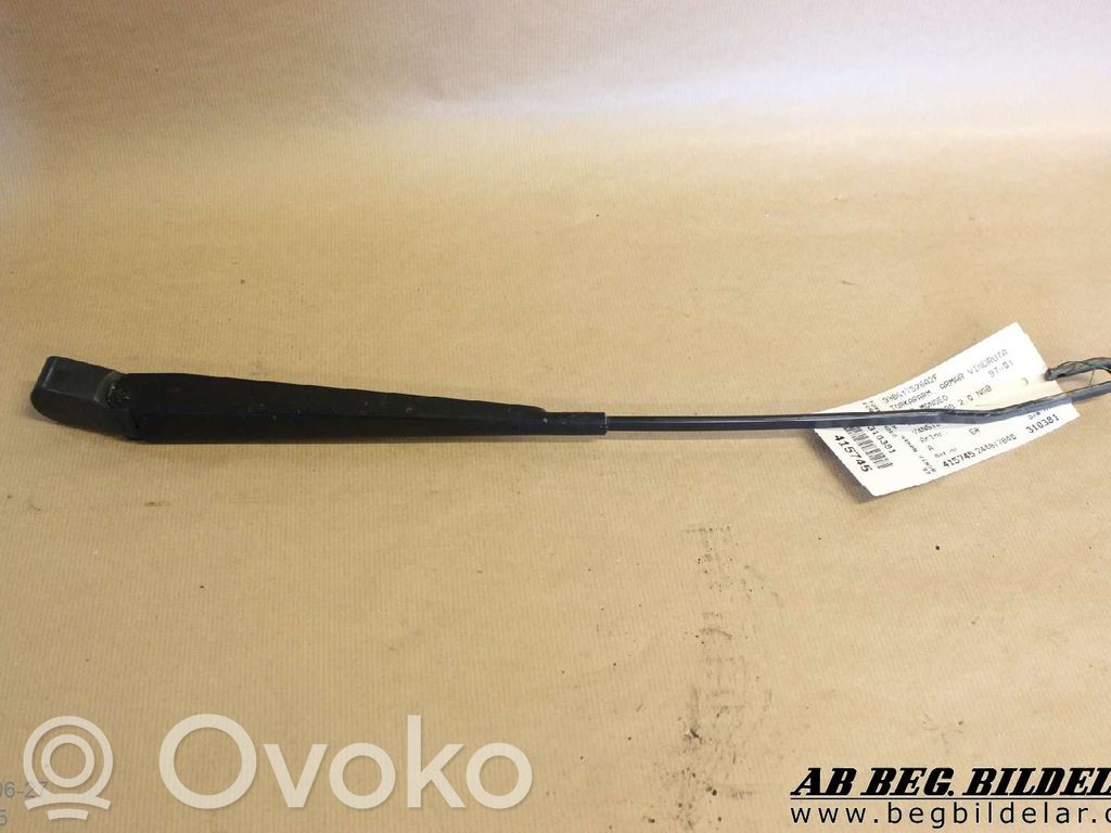 Ford Mondeo MK II Front wiper blade arm 