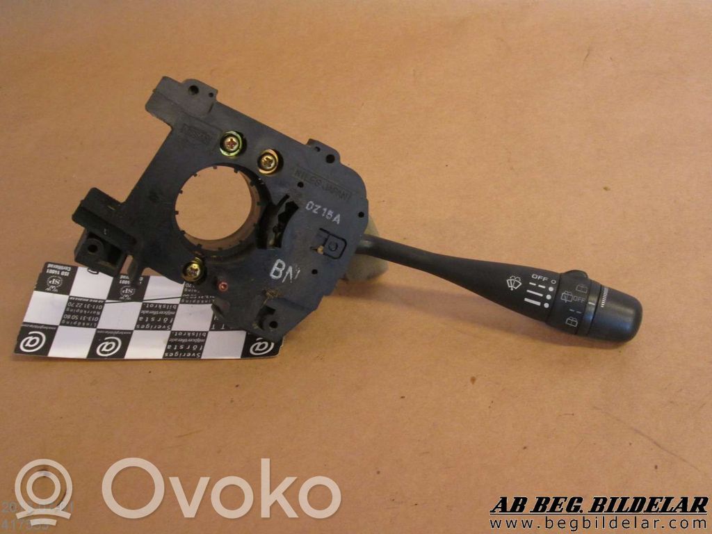 Nissan Sunny Palanca de control del limpiaparabrisas