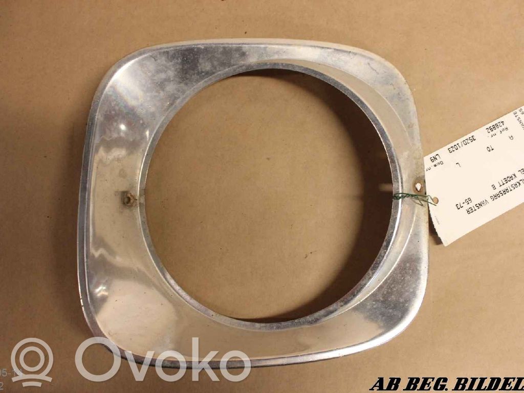 Opel Kadett B Moulure sous phares