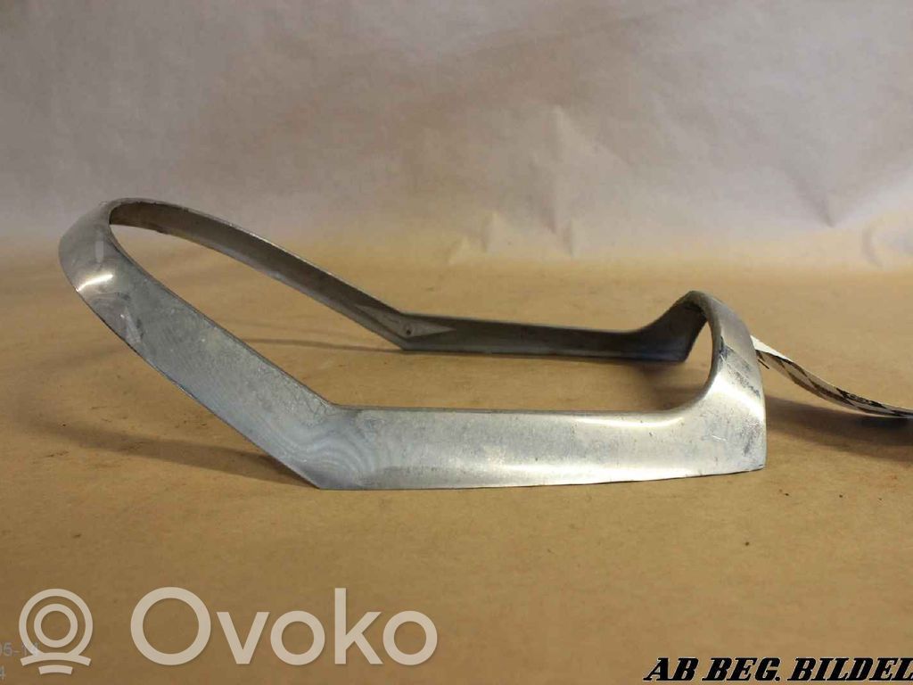 Mercedes-Benz 190 230 W110 W111 Ajovalon valaisimen alalista 