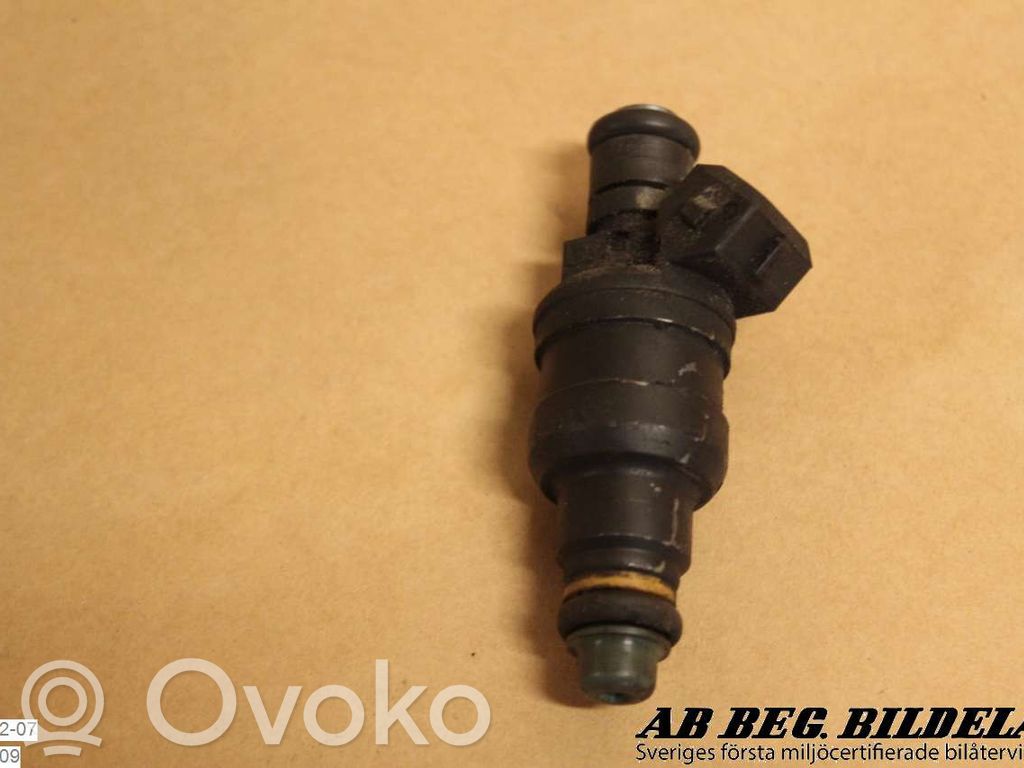 Volkswagen PASSAT B5 Injecteur de carburant 