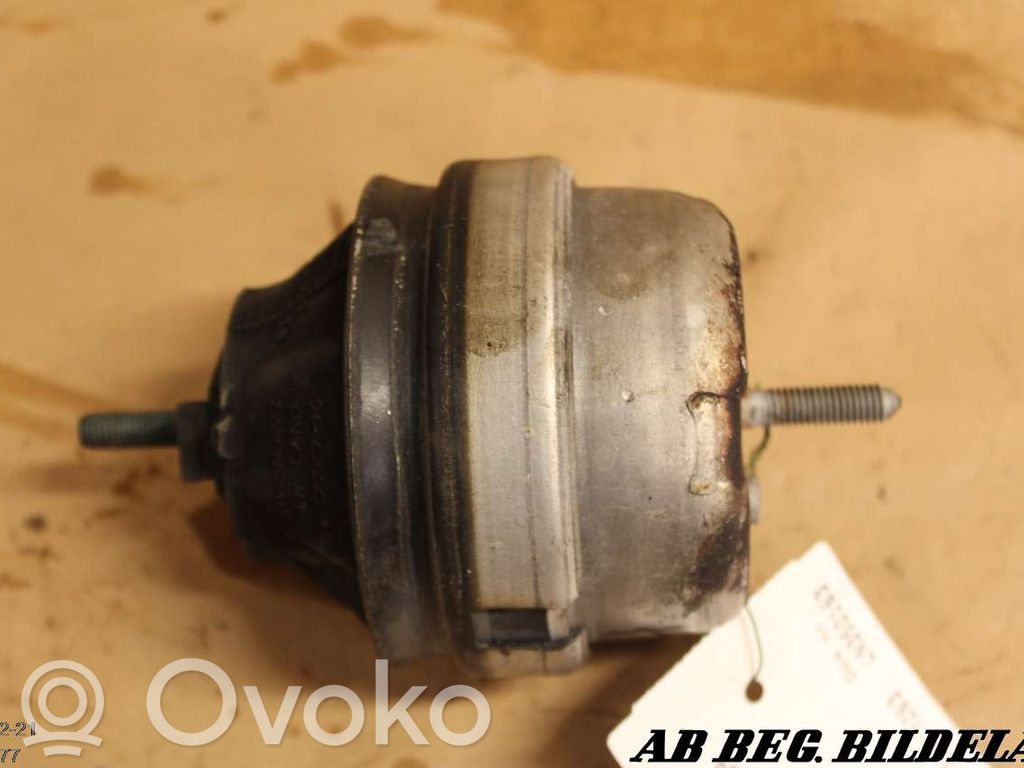 Audi A4 S4 B5 8D Soporte de montaje del motor