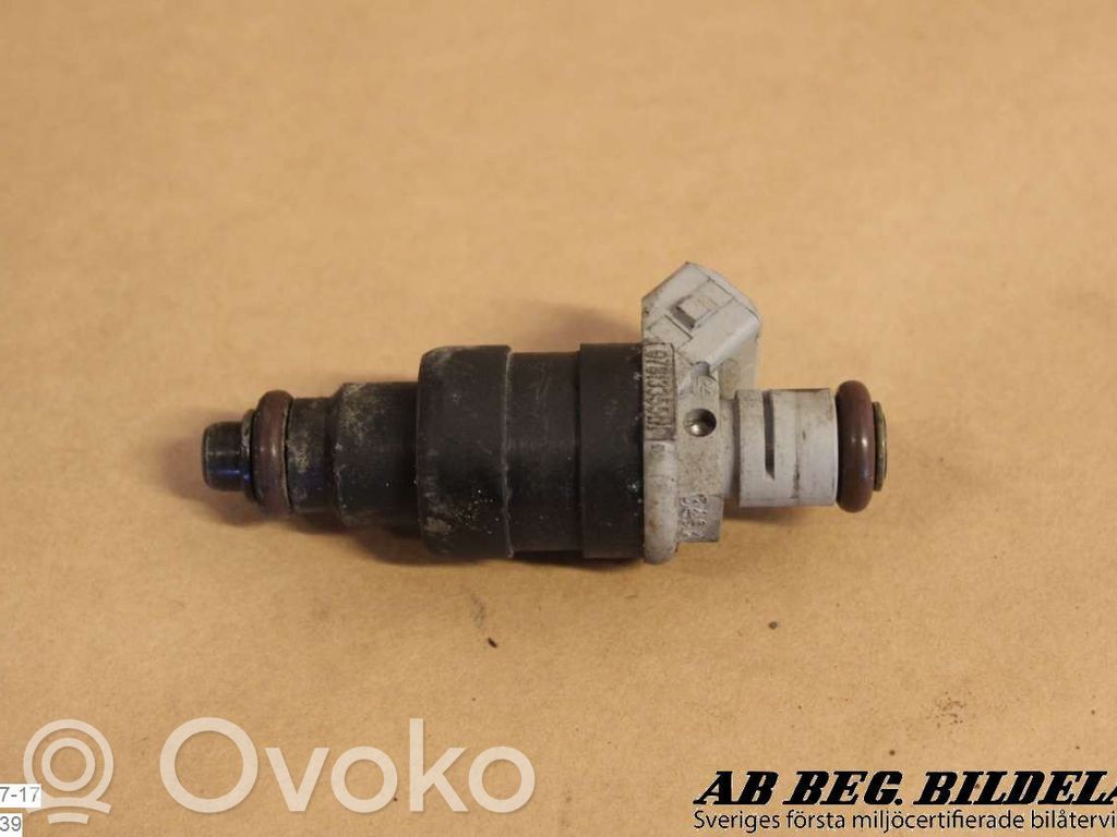 Audi A4 S4 B5 8D Injektor Einspritzdüse