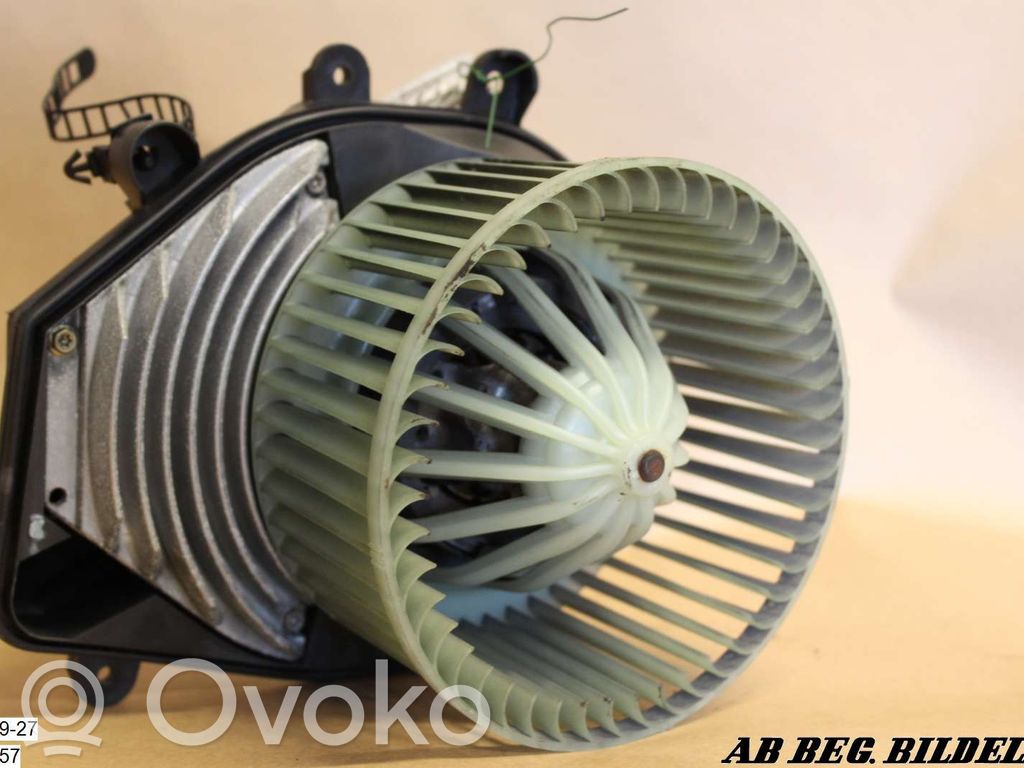 Volkswagen PASSAT B5.5 Wentylator nawiewu / Dmuchawa 