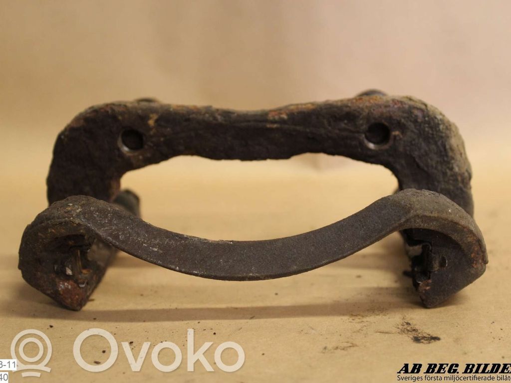 Opel Corsa C Etujarrun jarrusatulan kannatin