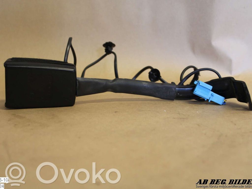 Volkswagen PASSAT B7 Boucle de ceinture de sécurité avant 