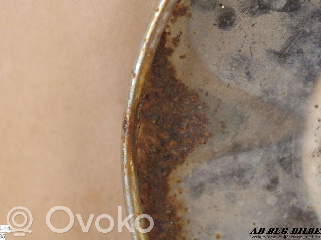 Volkswagen Beetle 1302 Rūpnīcas varianta diska centra vāciņš (-i)