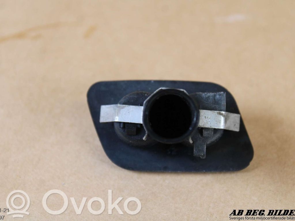 BMW 5 E39 Lukturu mazgātāja sprausla (-as)