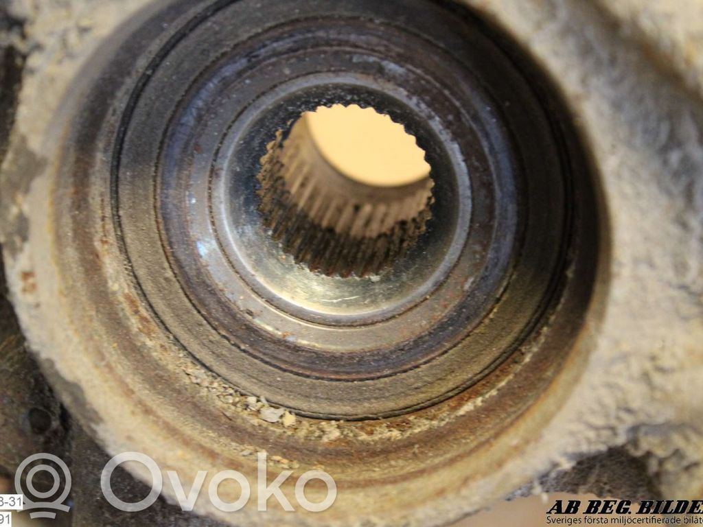 Audi 80 90 S2 B4 Front wheel hub 