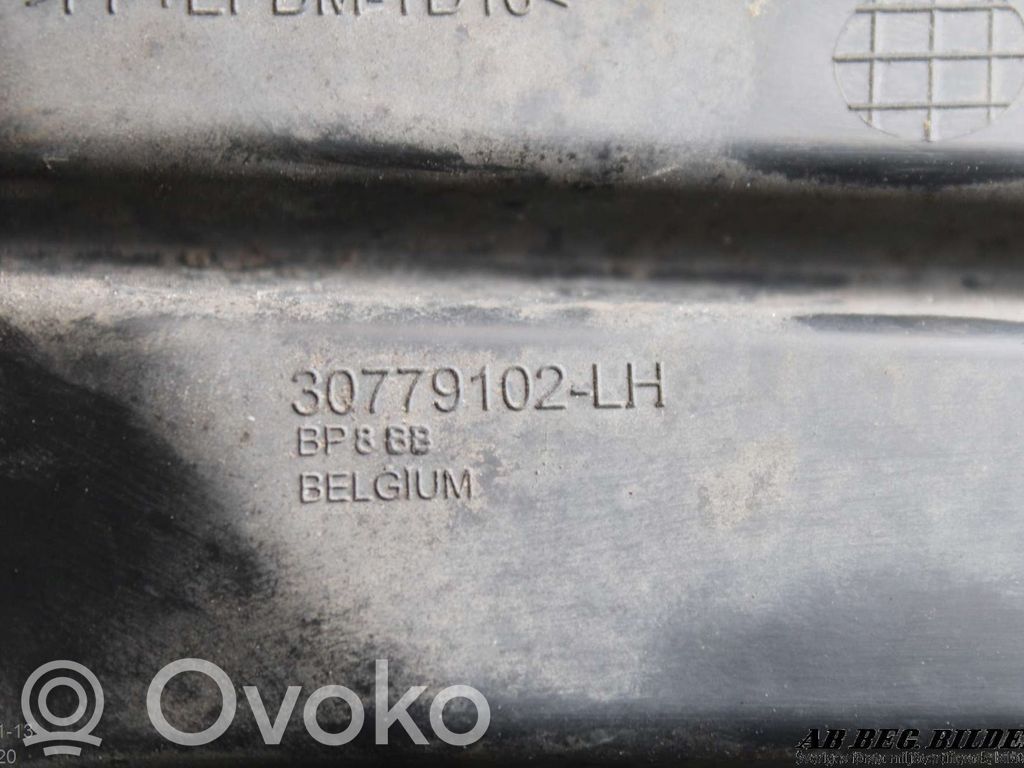 Volvo V50 Grotelės viršutinės 