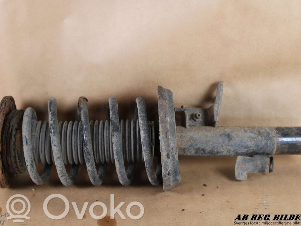 Volvo V70 Ammortizzatore anteriore con molla elicoidale