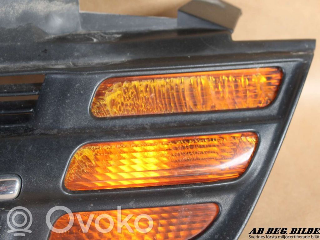 Nissan Micra Maskownica / Grill / Atrapa górna chłodnicy 